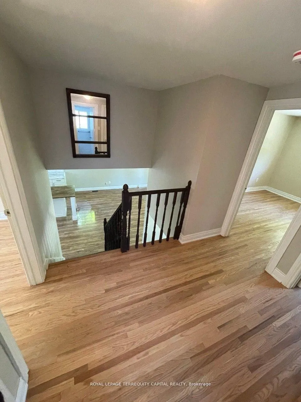 Photo 5 of 30 Thorncrest Road, Barrie, Allandale Heights — HOMEH