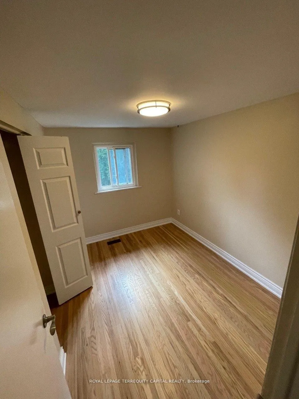 Photo 8 of 30 Thorncrest Road, Barrie, Allandale Heights — HOMEH