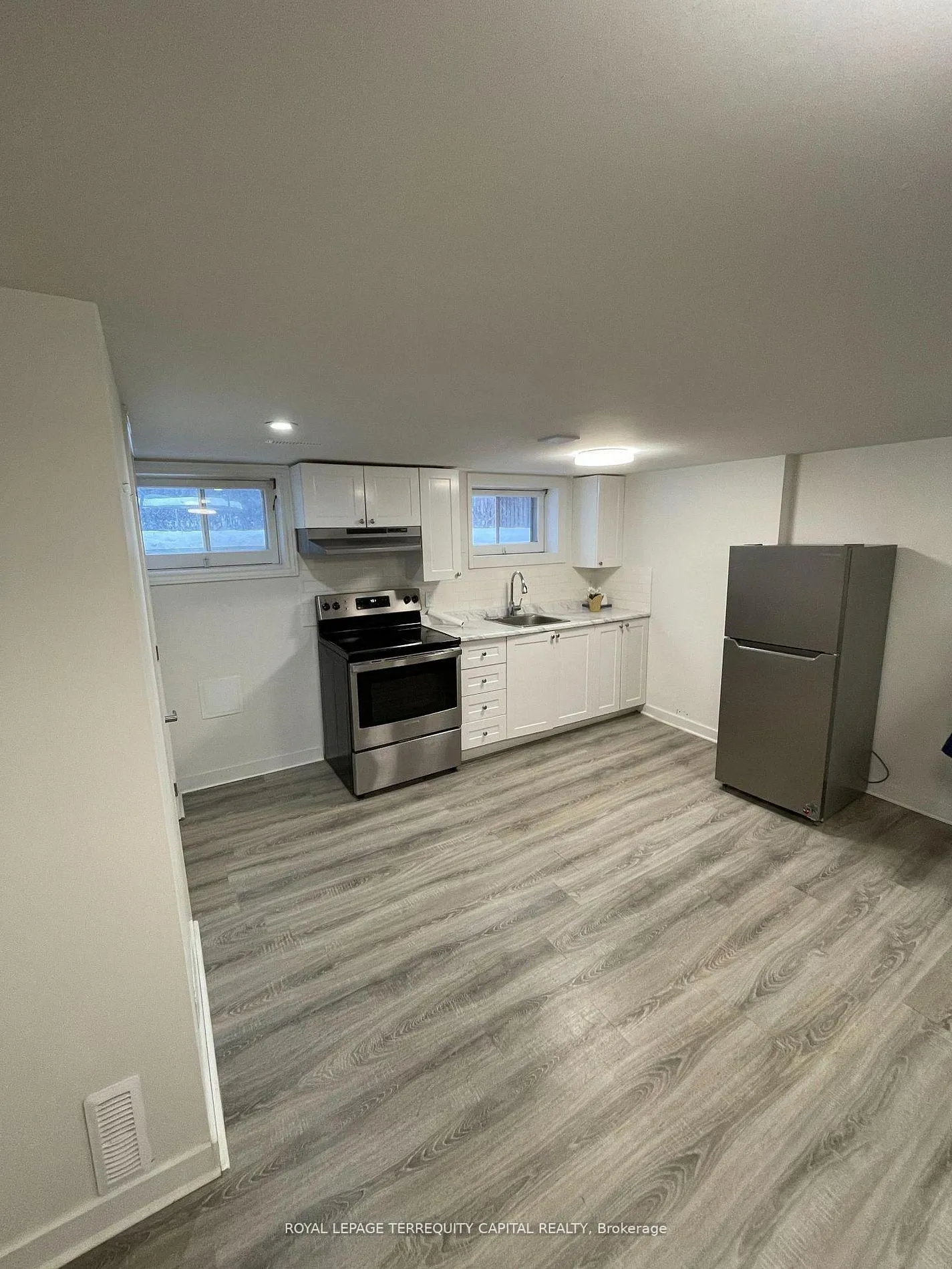 Photo 11 of 30 Thorncrest Road, Barrie, Allandale Heights — HOMEH