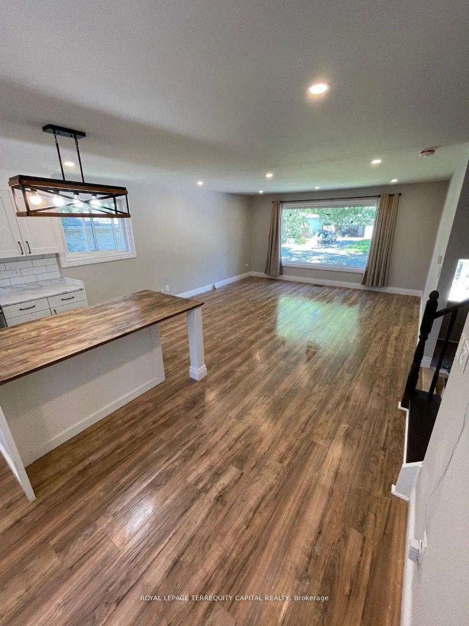 Photo 16 of 30 Thorncrest Road, Barrie, Allandale Heights — HOMEH