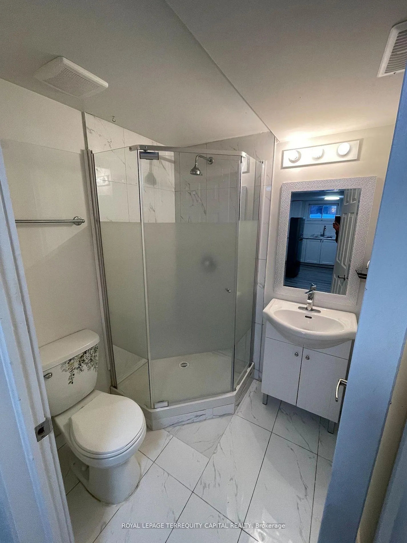 Photo 17 of 30 Thorncrest Road, Barrie, Allandale Heights — HOMEH