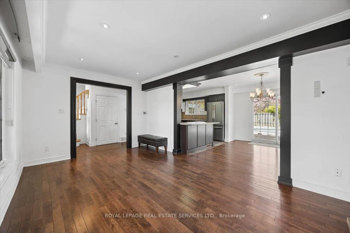 Photo 9 of 18 Chesterfield Road, Brampton, Brampton East — HOMEH
