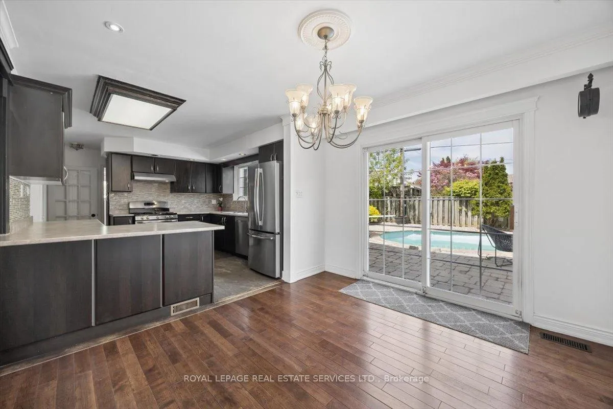 Photo 12 of 18 Chesterfield Road, Brampton, Brampton East — HOMEH