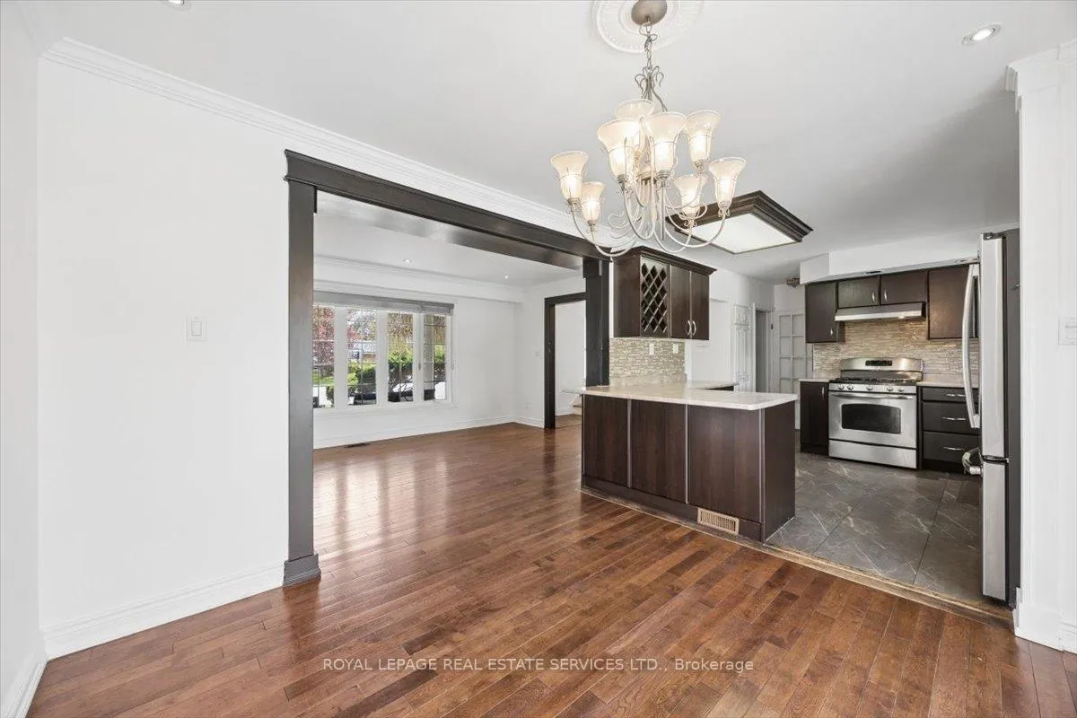 Photo 13 of 18 Chesterfield Road, Brampton, Brampton East — HOMEH