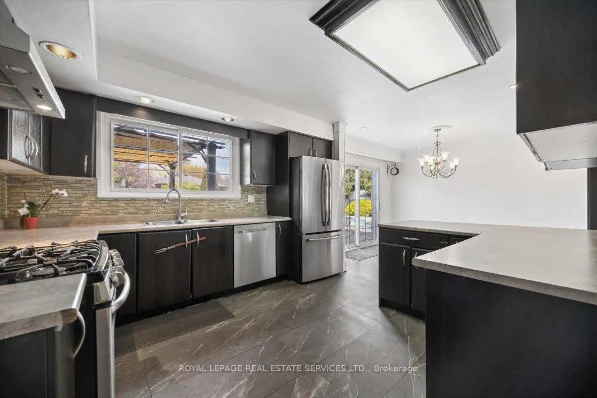 Photo 14 of 18 Chesterfield Road, Brampton, Brampton East — HOMEH