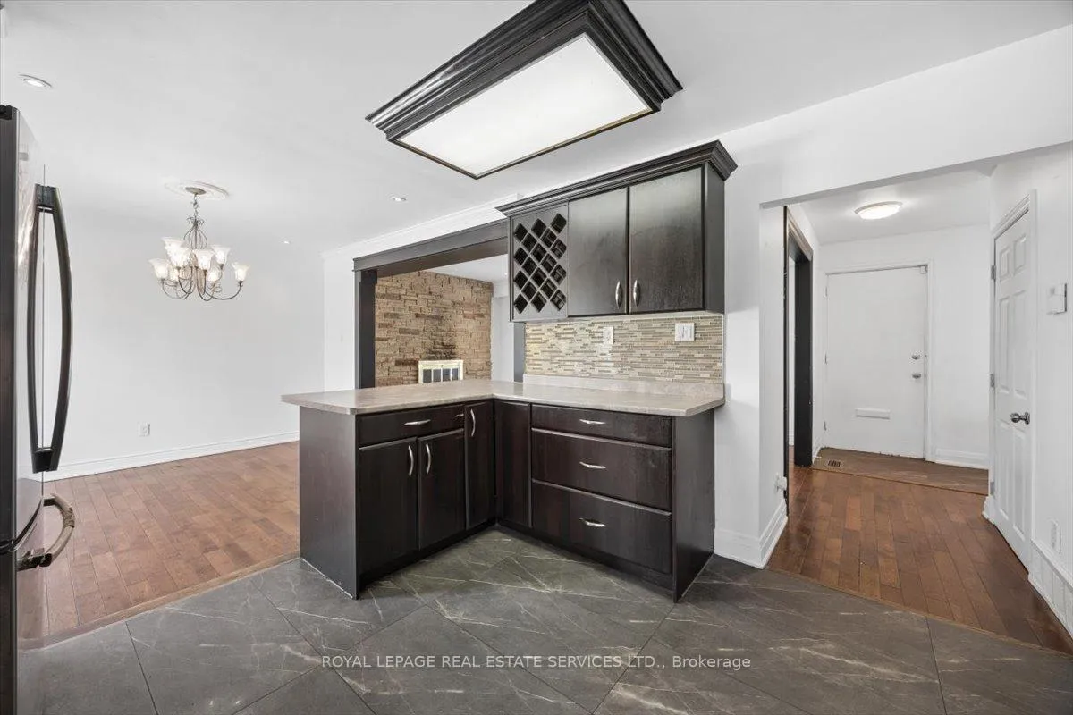 Photo 16 of 18 Chesterfield Road, Brampton, Brampton East — HOMEH