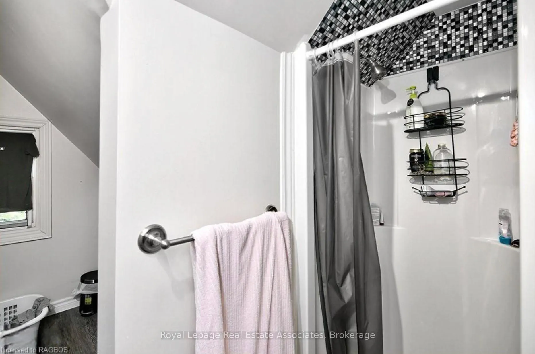 Photo 6 of Unit 3, 1114 4th Avenue E, Owen Sound — HOMEH