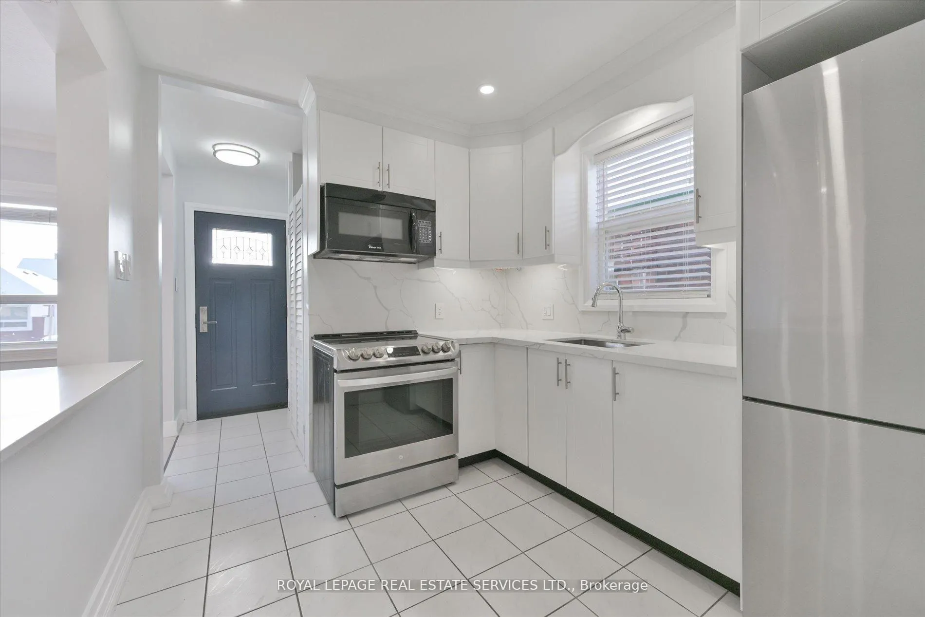 Photo 4 of 8 Pritchard Avenue, Toronto, Rockcliffe-Smythe — HOMEH