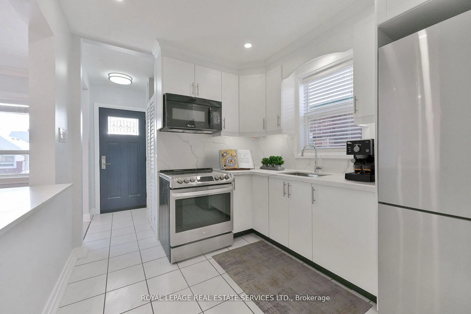 Photo 5 of 8 Pritchard Avenue, Toronto, Rockcliffe-Smythe — HOMEH