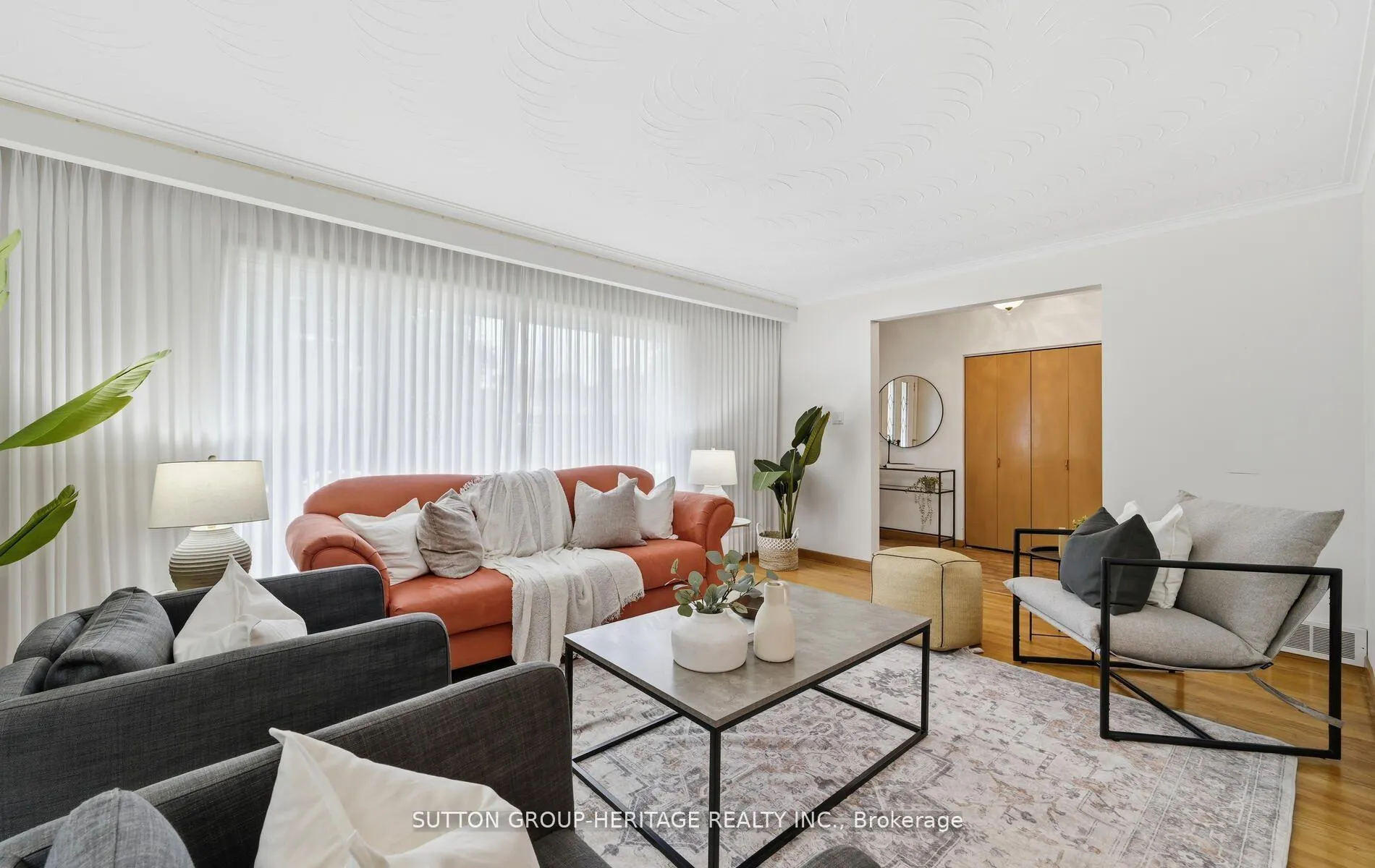 Photo 4 of 40 Hills Road, Ajax, South East — HOMEH