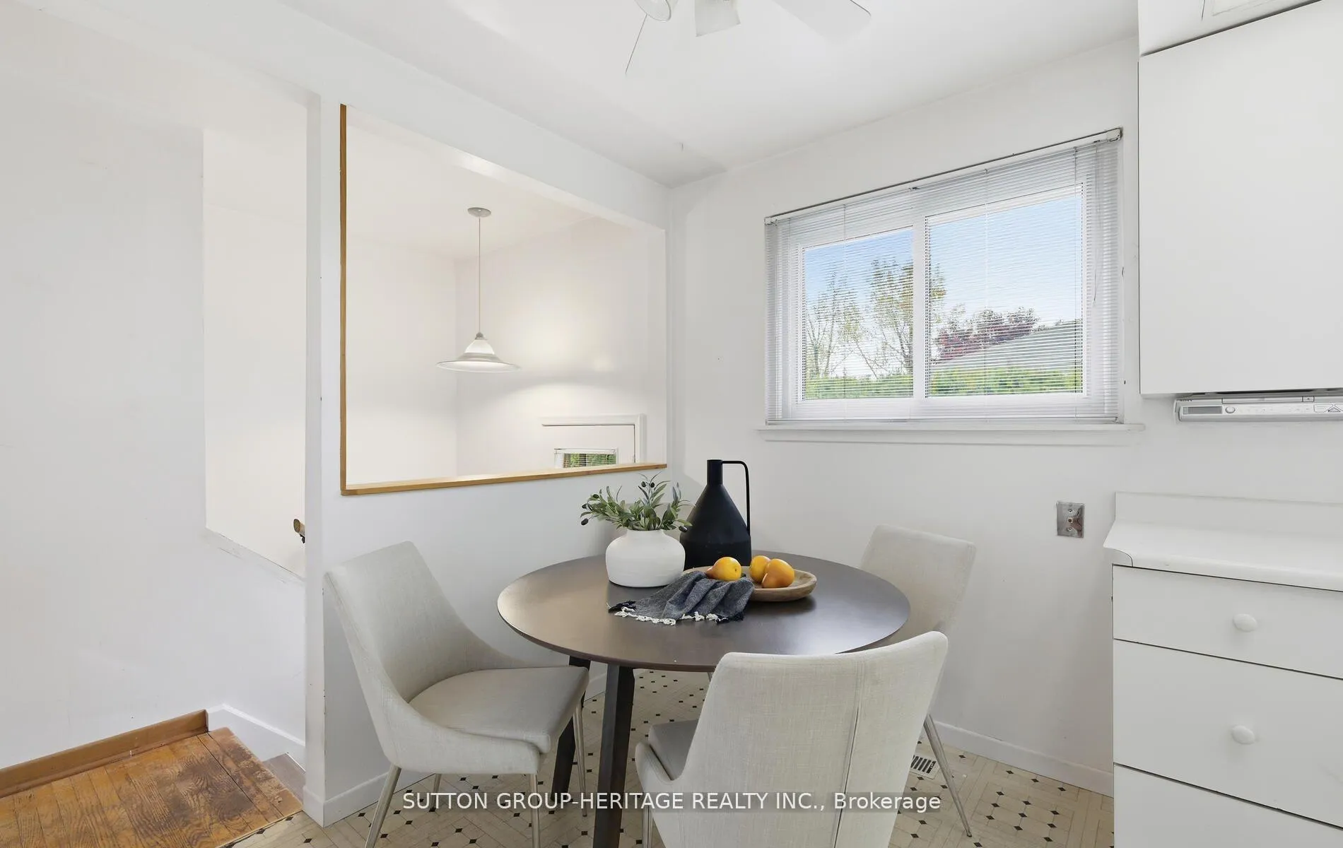 Photo 9 of 40 Hills Road, Ajax, South East — HOMEH