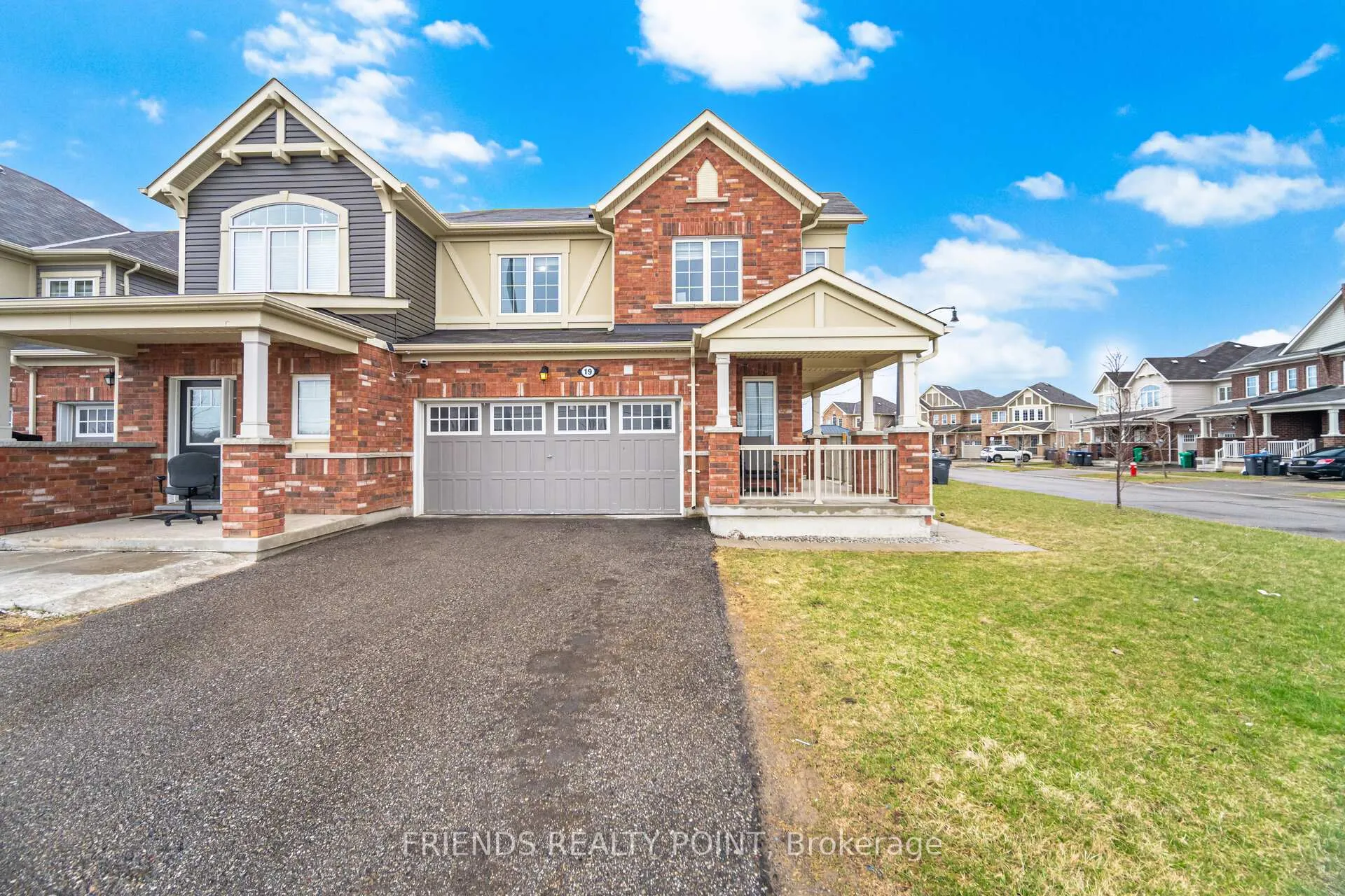 Photo 1 of 19 Donlamont Circle, Brampton, Northwest Brampton — HOMEH