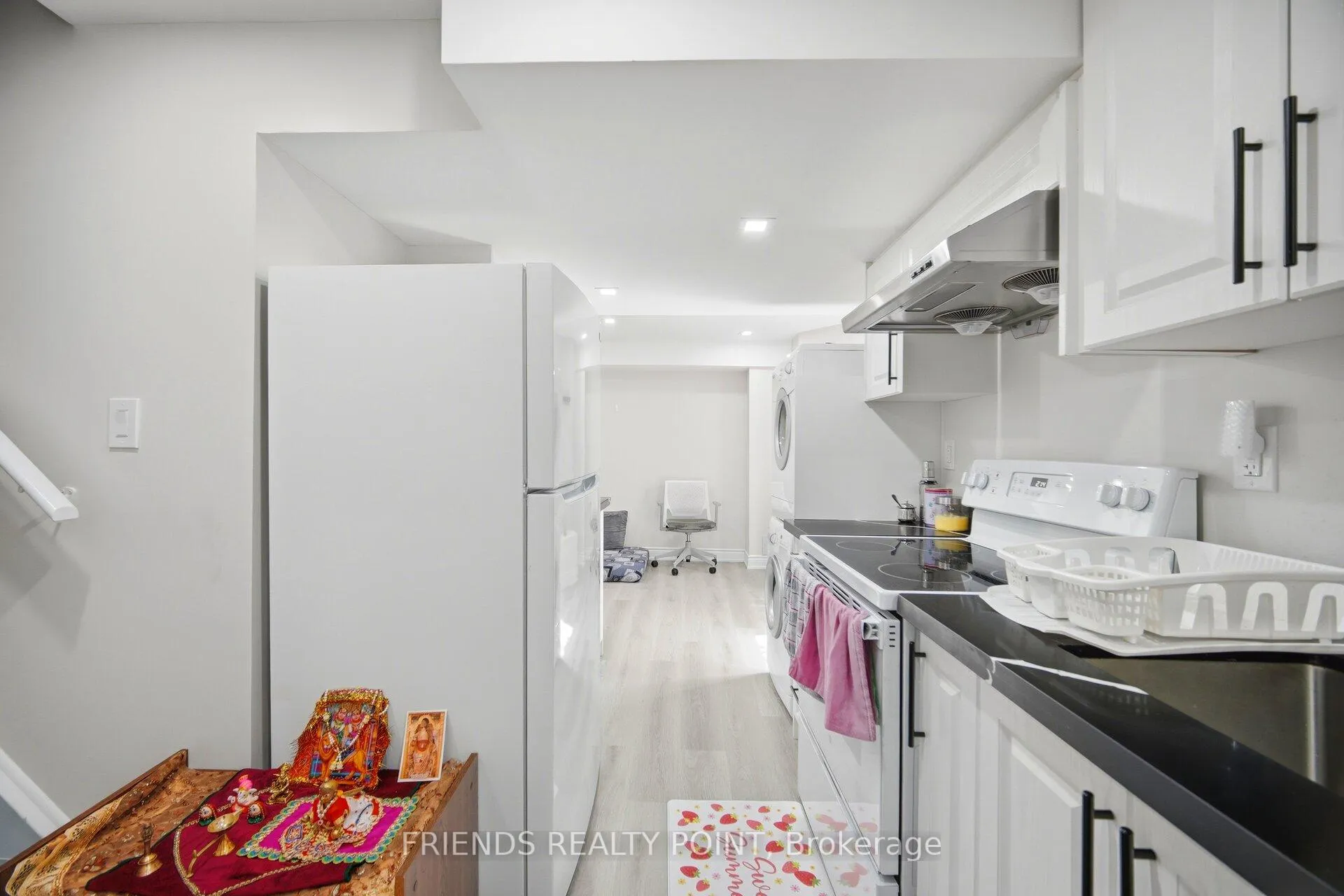Photo 15 of 19 Donlamont Circle, Brampton, Northwest Brampton — HOMEH