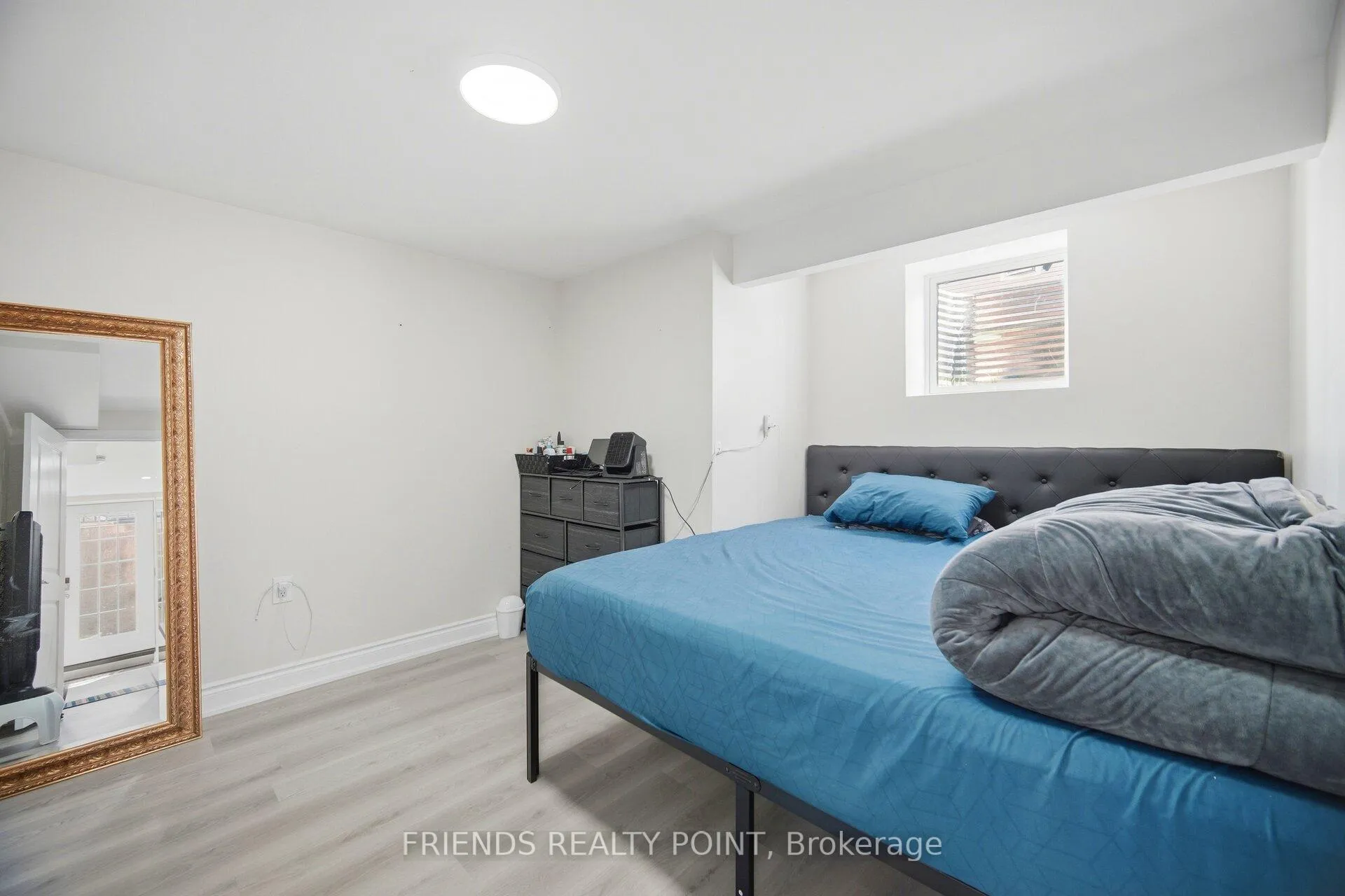 Photo 17 of 19 Donlamont Circle, Brampton, Northwest Brampton — HOMEH