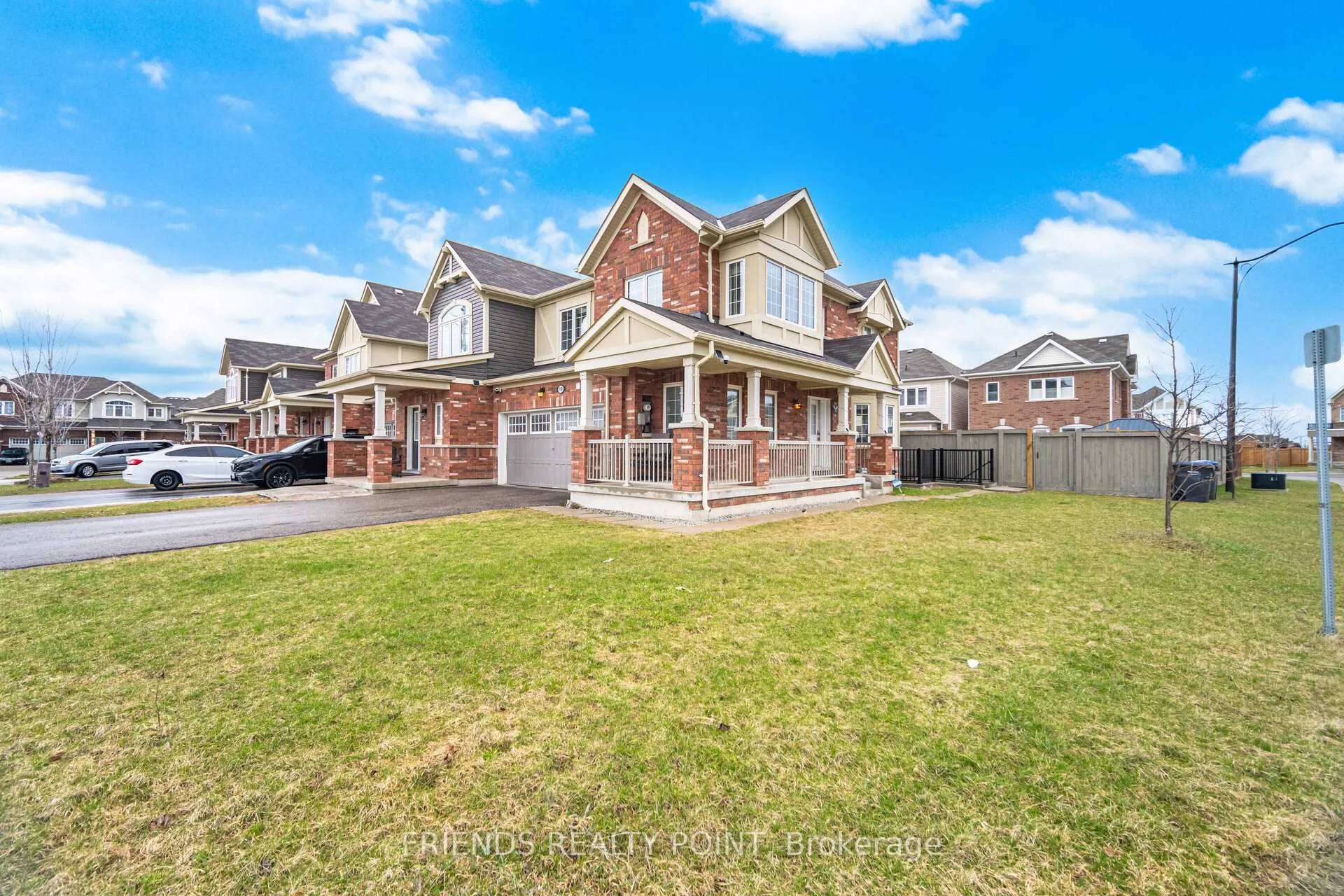 Photo 27 of 19 Donlamont Circle, Brampton, Northwest Brampton — HOMEH