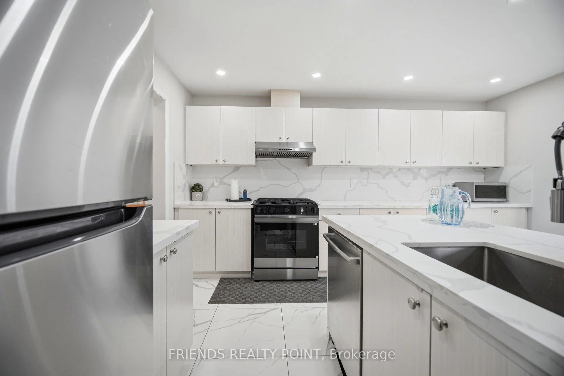 Photo 40 of 19 Donlamont Circle, Brampton, Northwest Brampton — HOMEH