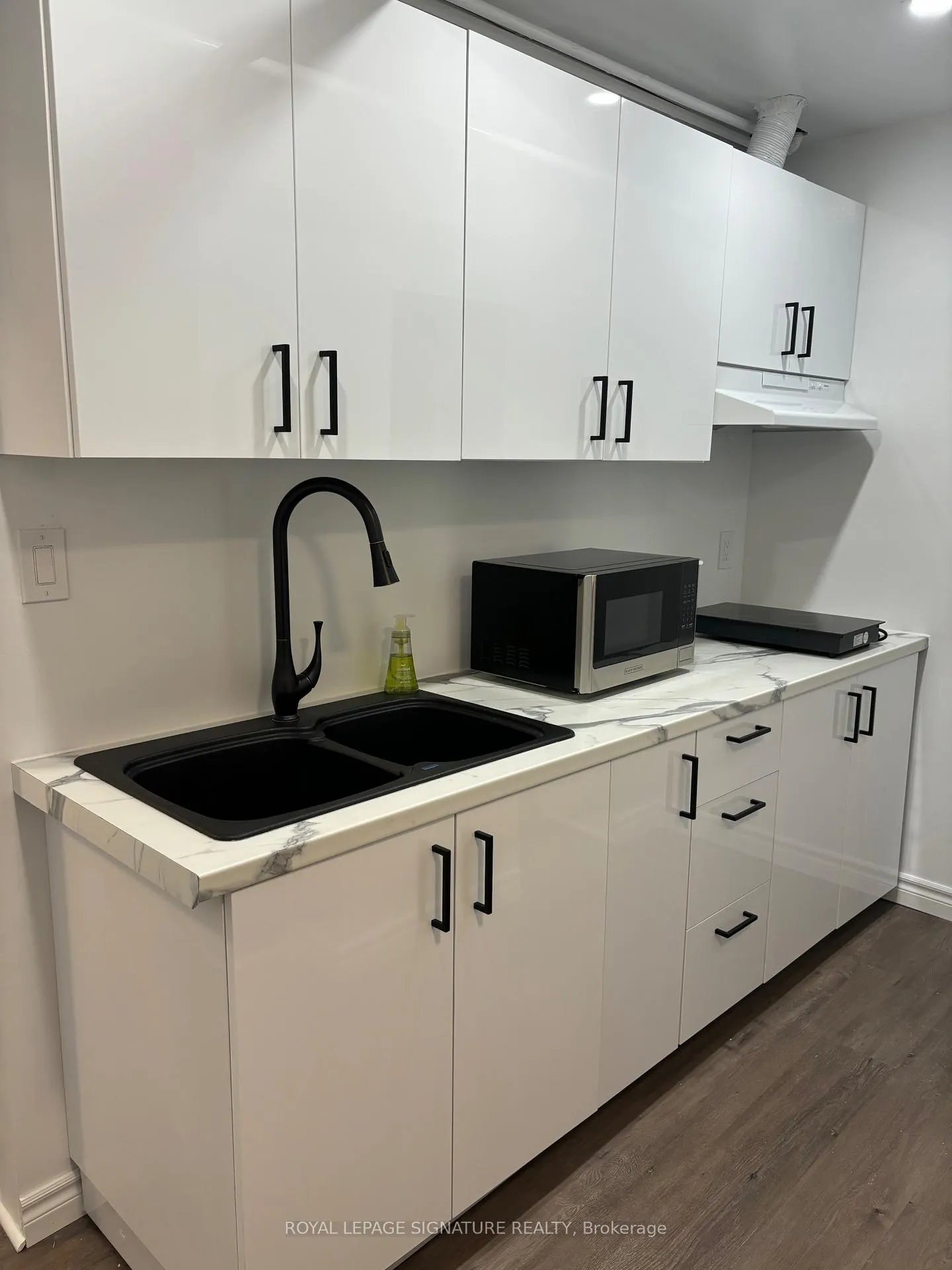 Photo 3 of Unit Lower 2, 95 Braemar Avenue, Toronto, Yonge-Eglinton — HOMEH