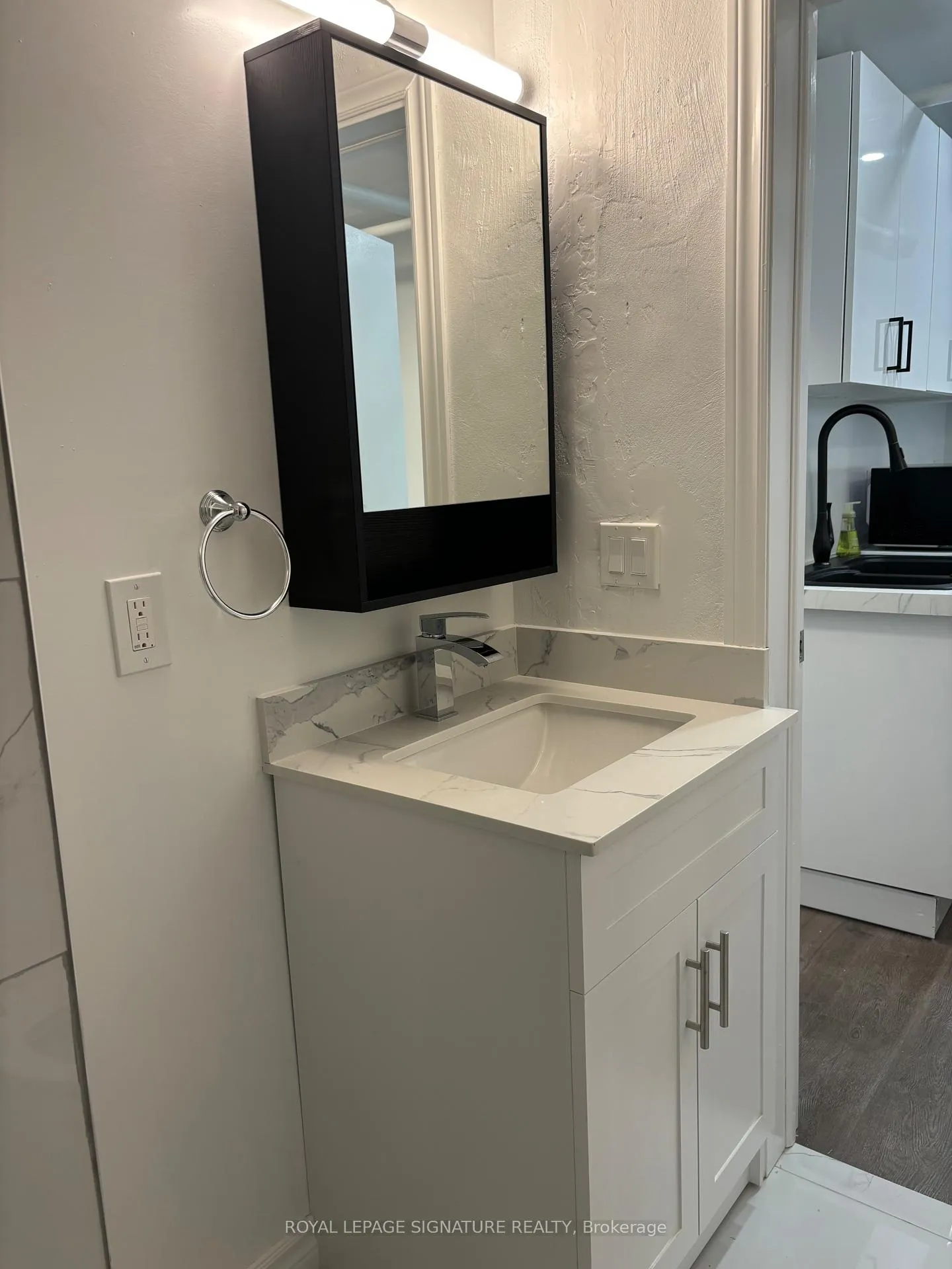 Photo 7 of Unit Lower 2, 95 Braemar Avenue, Toronto, Yonge-Eglinton — HOMEH