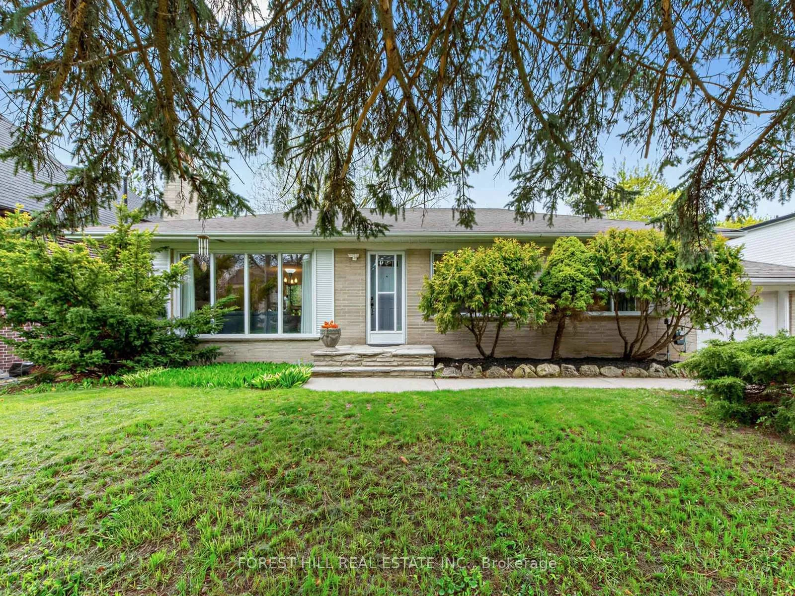 Photo 2 of 36 Hawkridge Avenue, Markham, Bullock — HOMEH