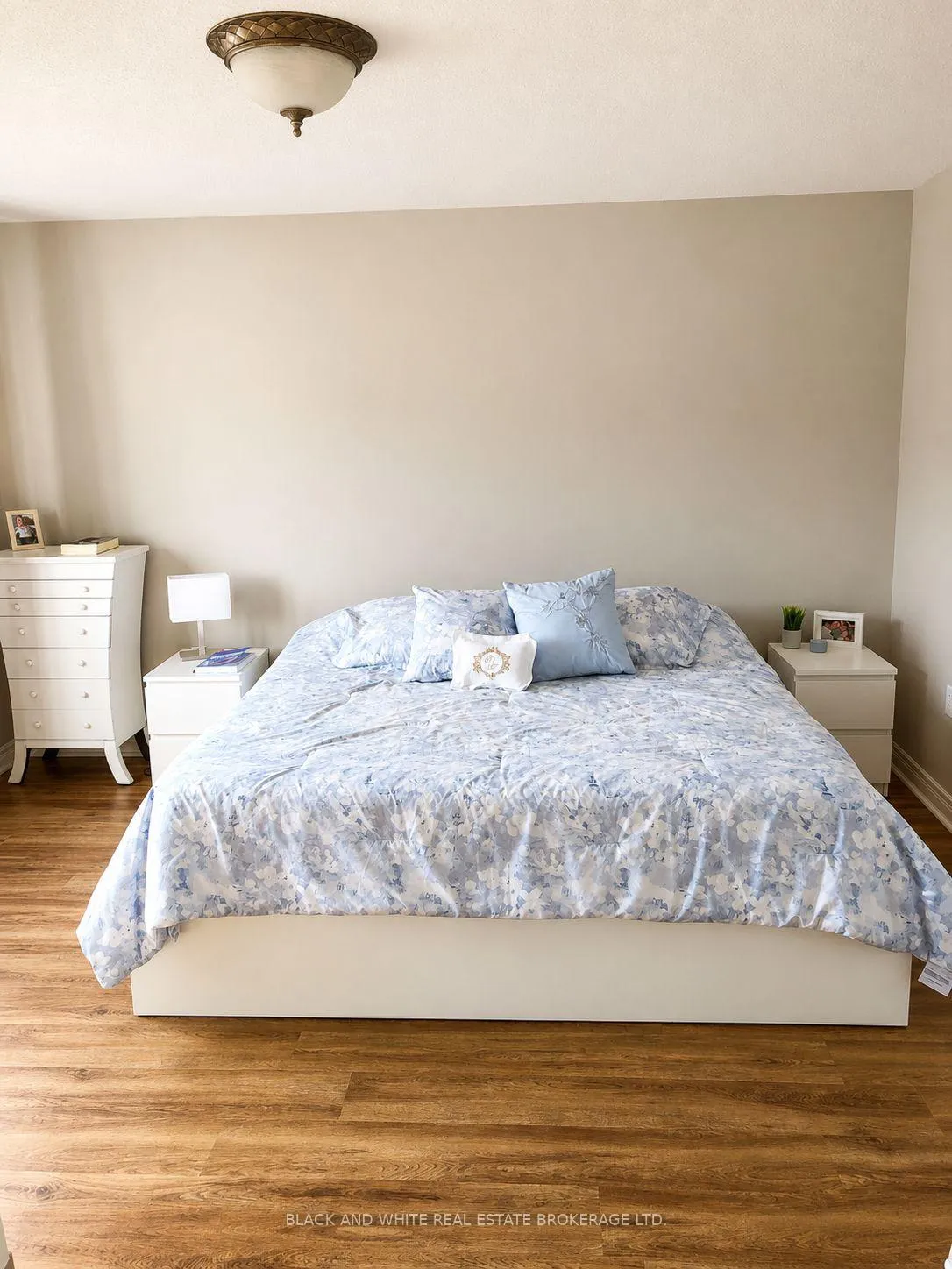 Photo 10 of Unit 18, 232 Stonehenge Drive, Hamilton, Meadowlands — HOMEH
