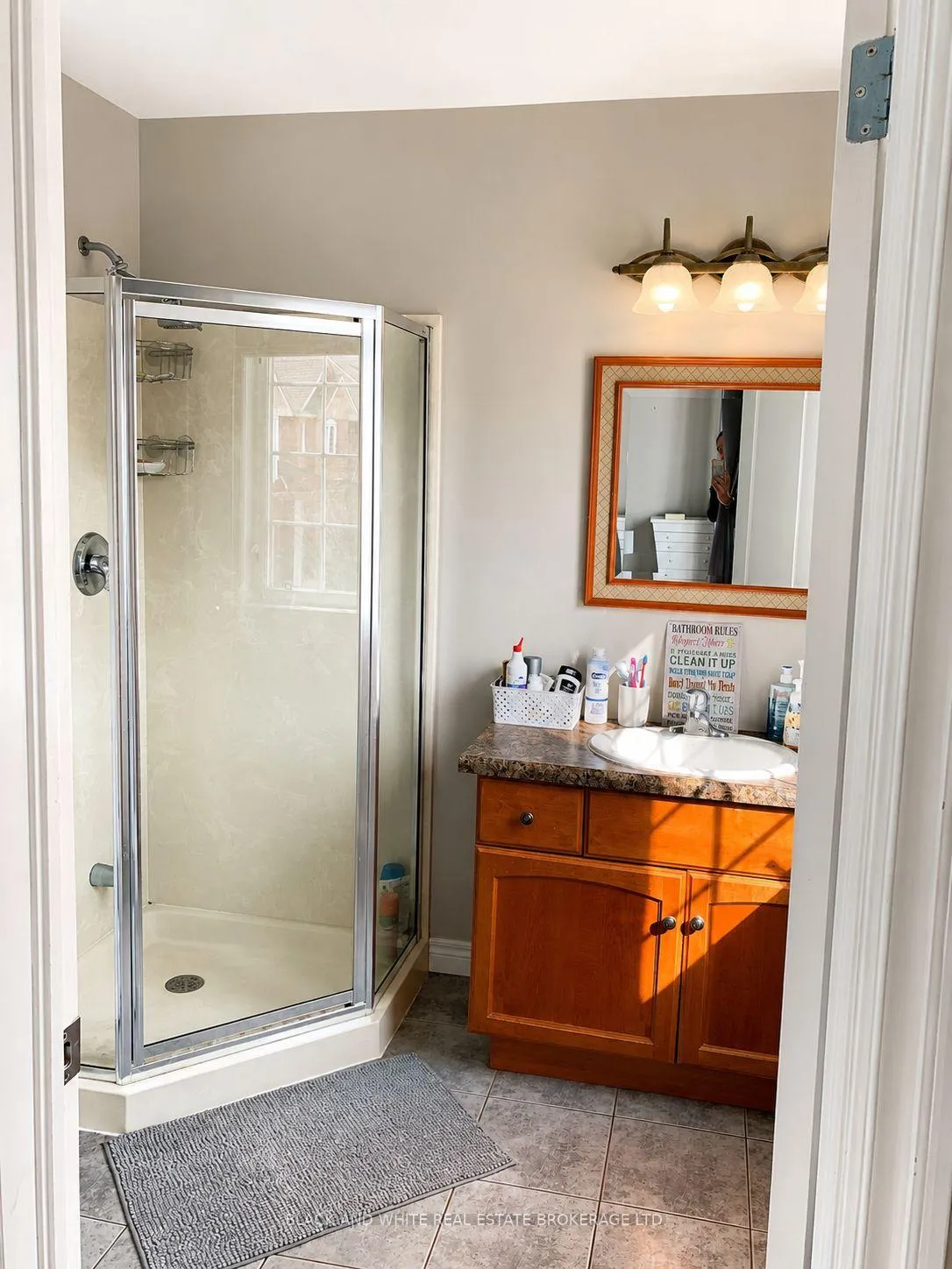 Photo 12 of Unit 18, 232 Stonehenge Drive, Hamilton, Meadowlands — HOMEH