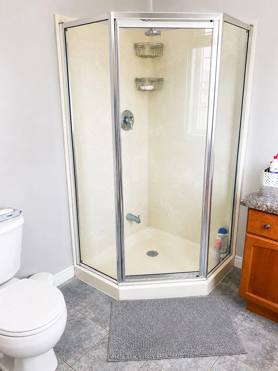 Photo 13 of Unit 18, 232 Stonehenge Drive, Hamilton, Meadowlands — HOMEH