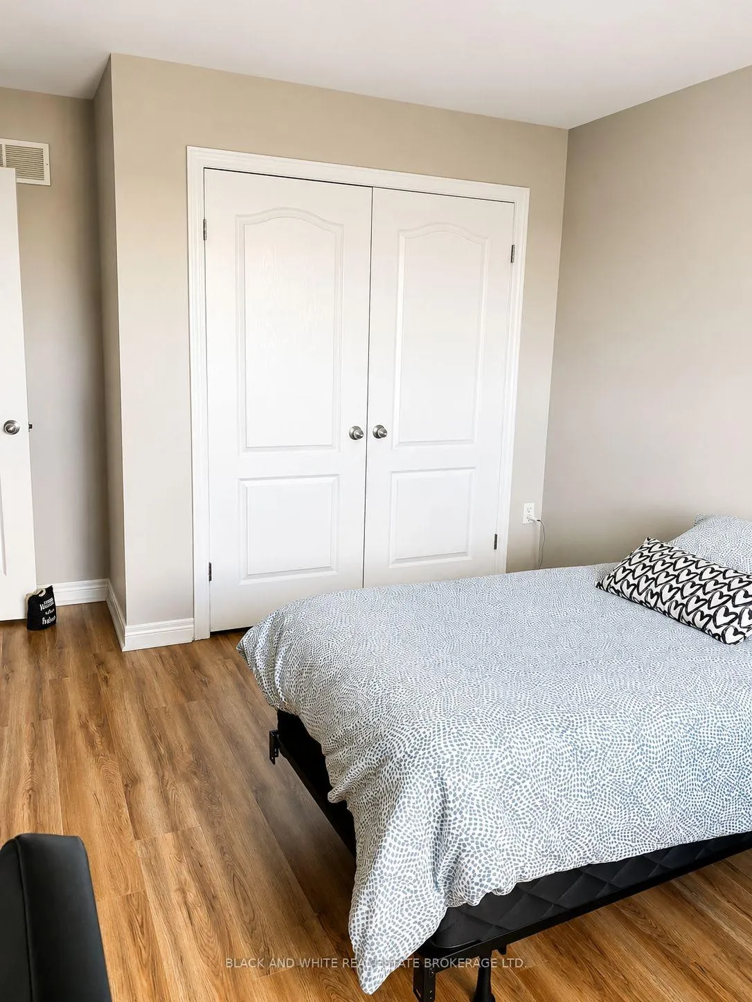Photo 14 of Unit 18, 232 Stonehenge Drive, Hamilton, Meadowlands — HOMEH