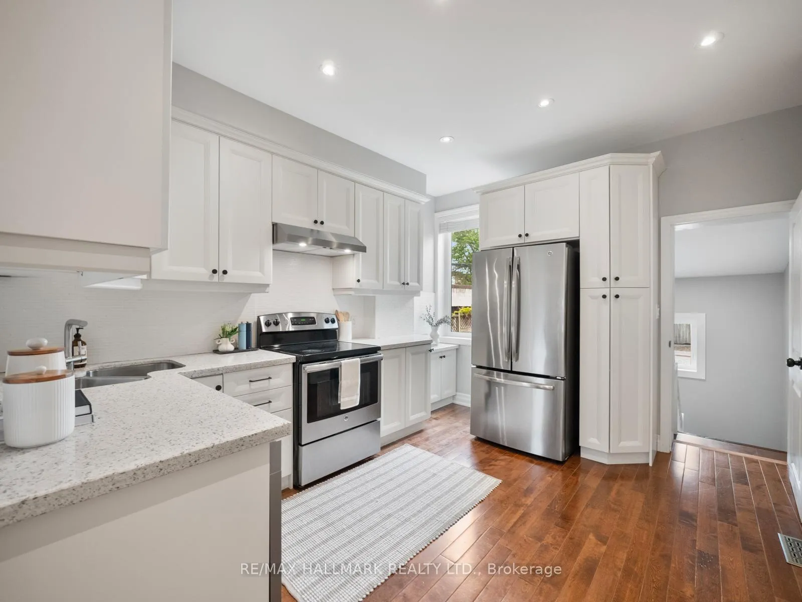 Photo 12 of 10 Ferrier Avenue, Toronto, Playter Estates-Danforth — HOMEH