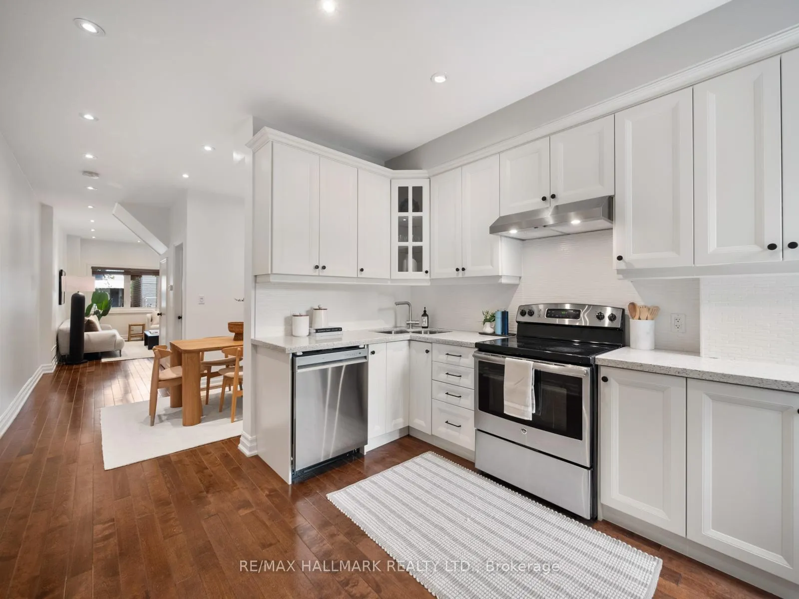 Photo 15 of 10 Ferrier Avenue, Toronto, Playter Estates-Danforth — HOMEH
