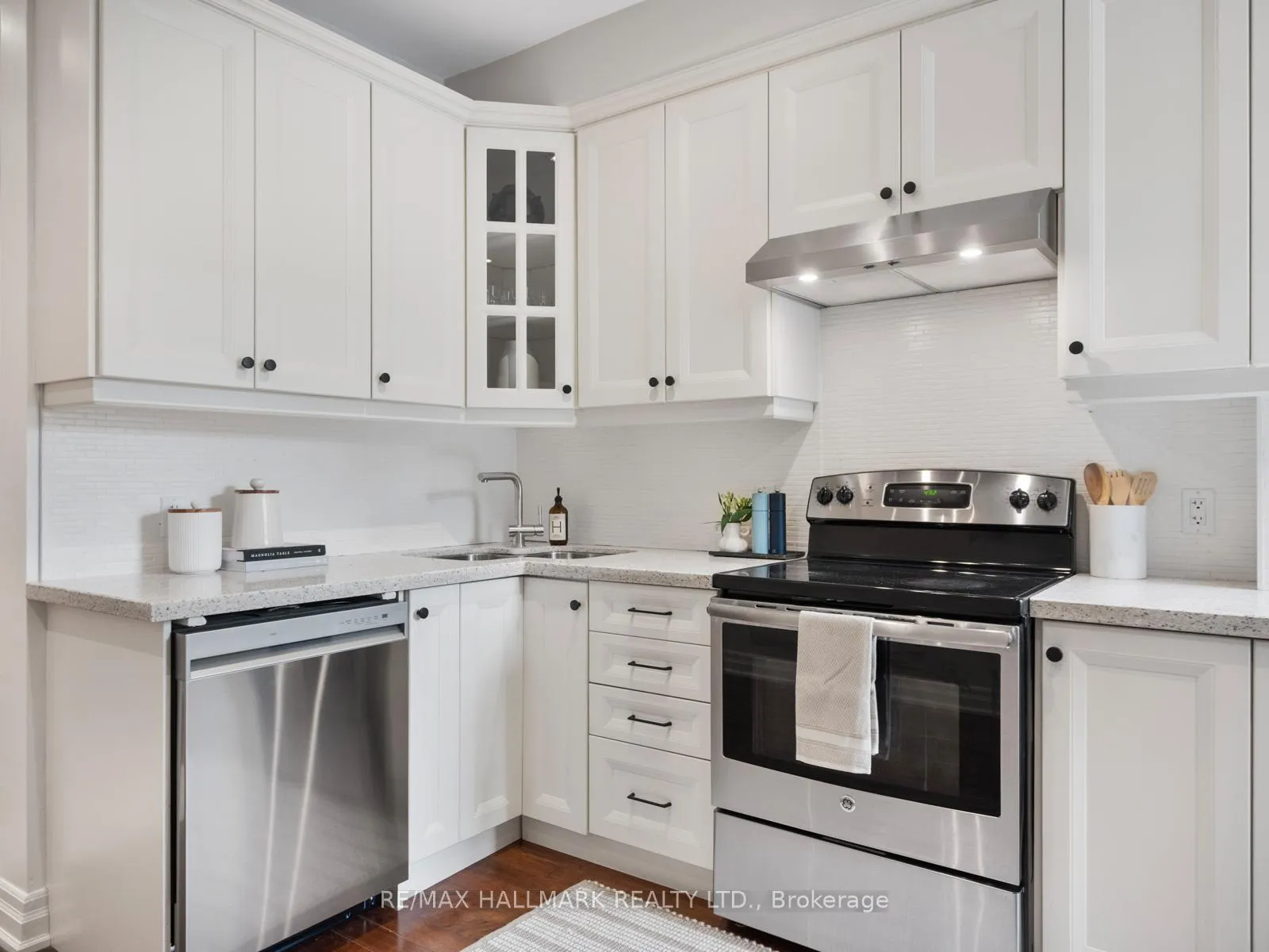 Photo 17 of 10 Ferrier Avenue, Toronto, Playter Estates-Danforth — HOMEH