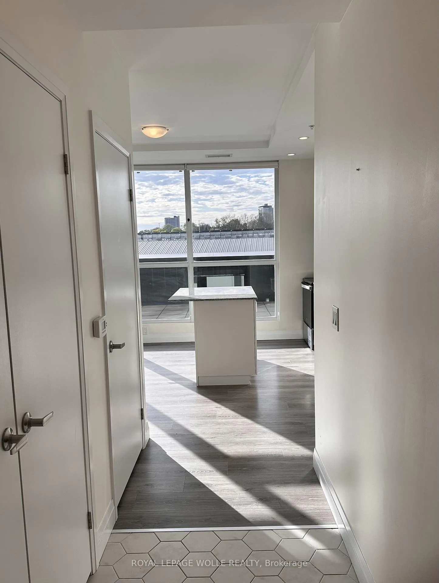 Photo 3 of Unit 408, 104 Garment Street, Kitchener — HOMEH