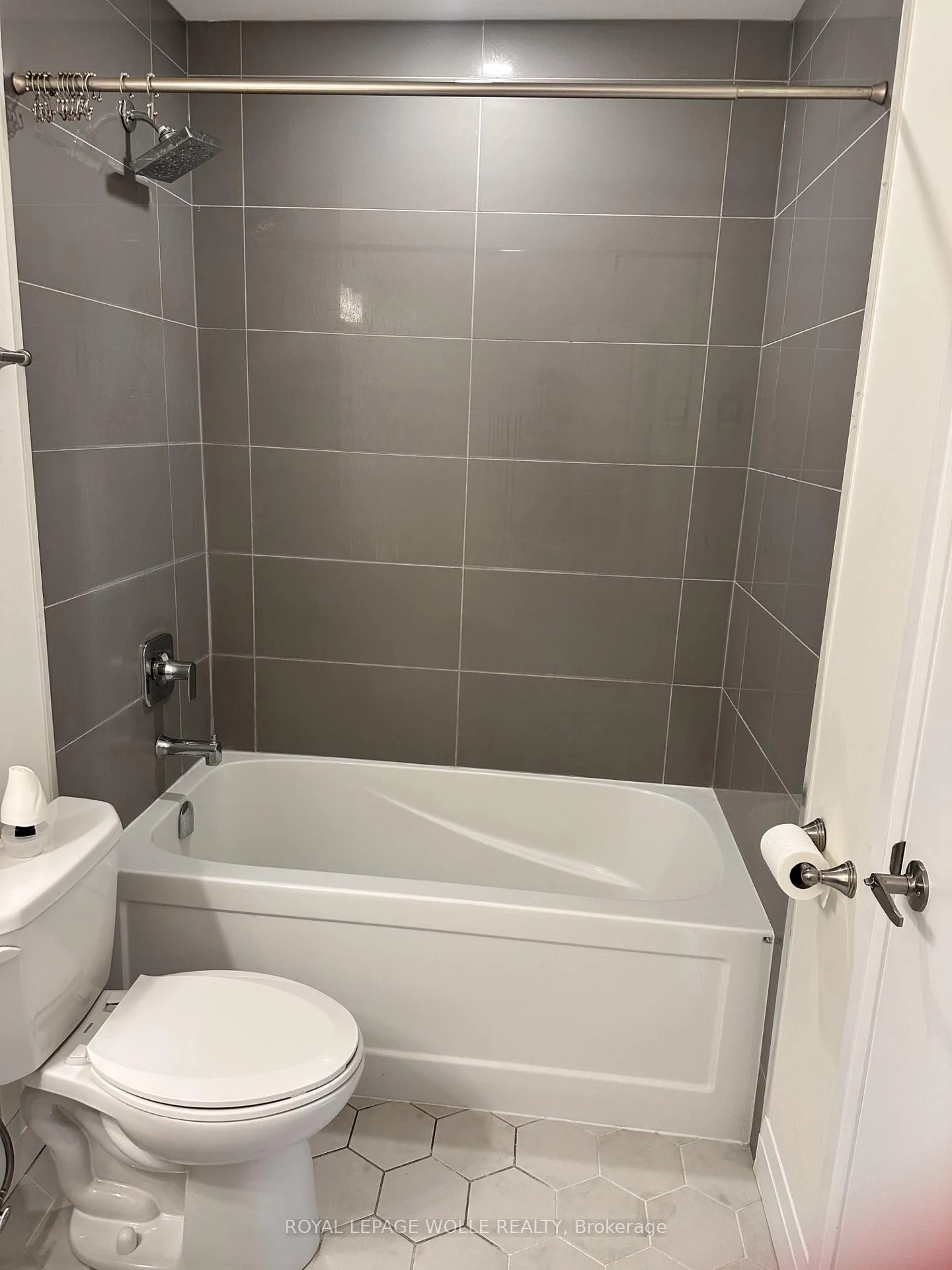 Photo 10 of Unit 408, 104 Garment Street, Kitchener — HOMEH