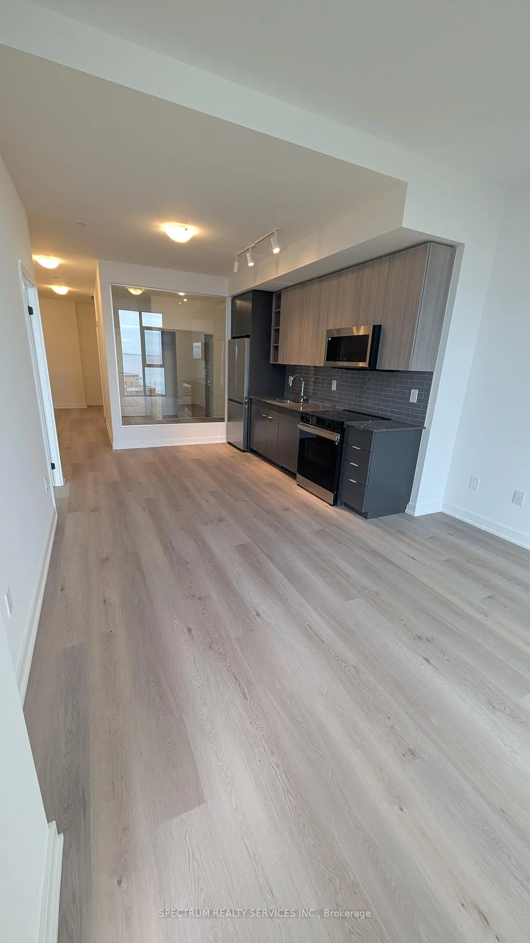 Photo 6 of Unit 407, 2075 Lakeshore Road, Burlington, Brant — HOMEH
