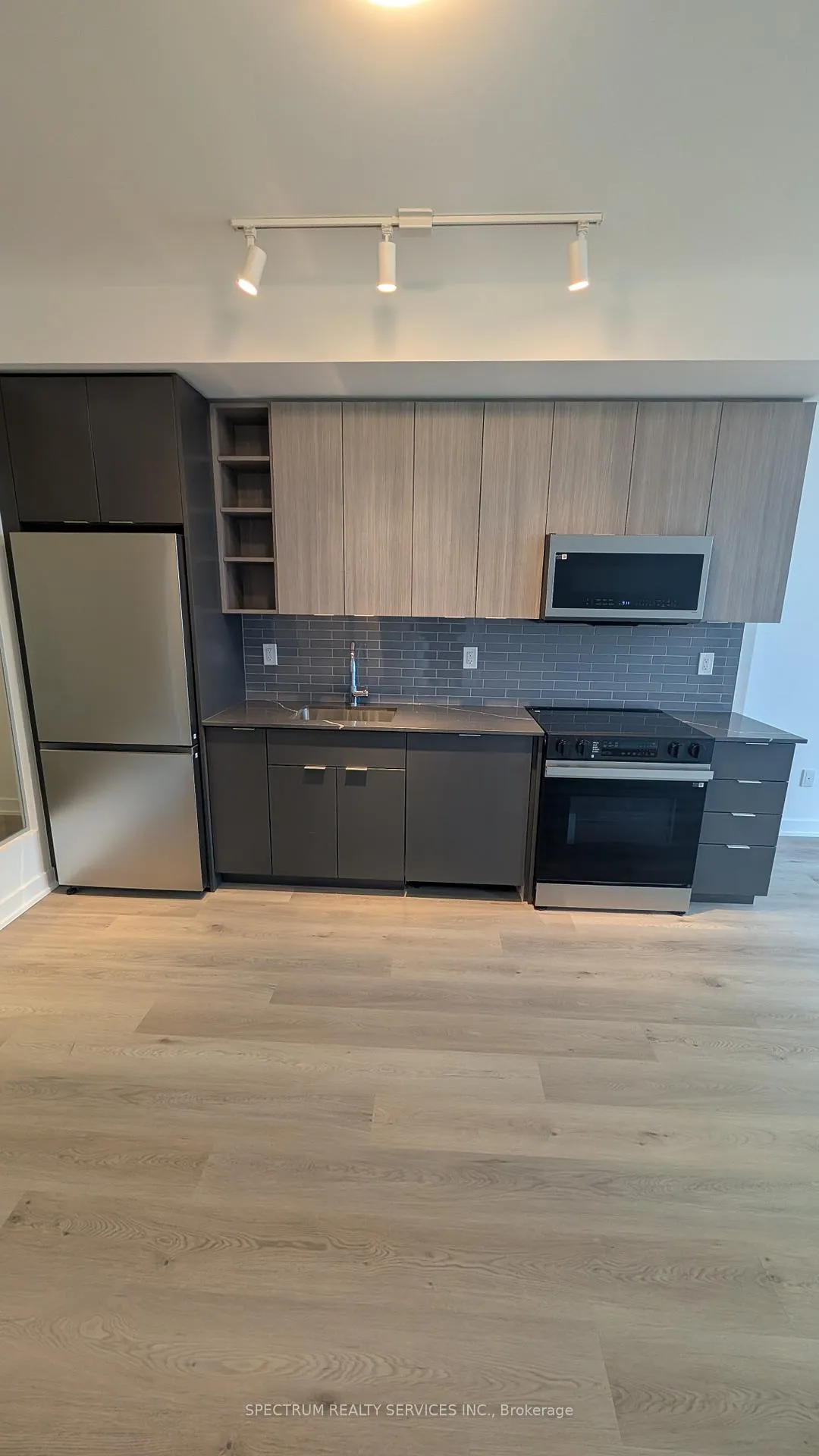 Photo 12 of Unit 407, 2075 Lakeshore Road, Burlington, Brant — HOMEH