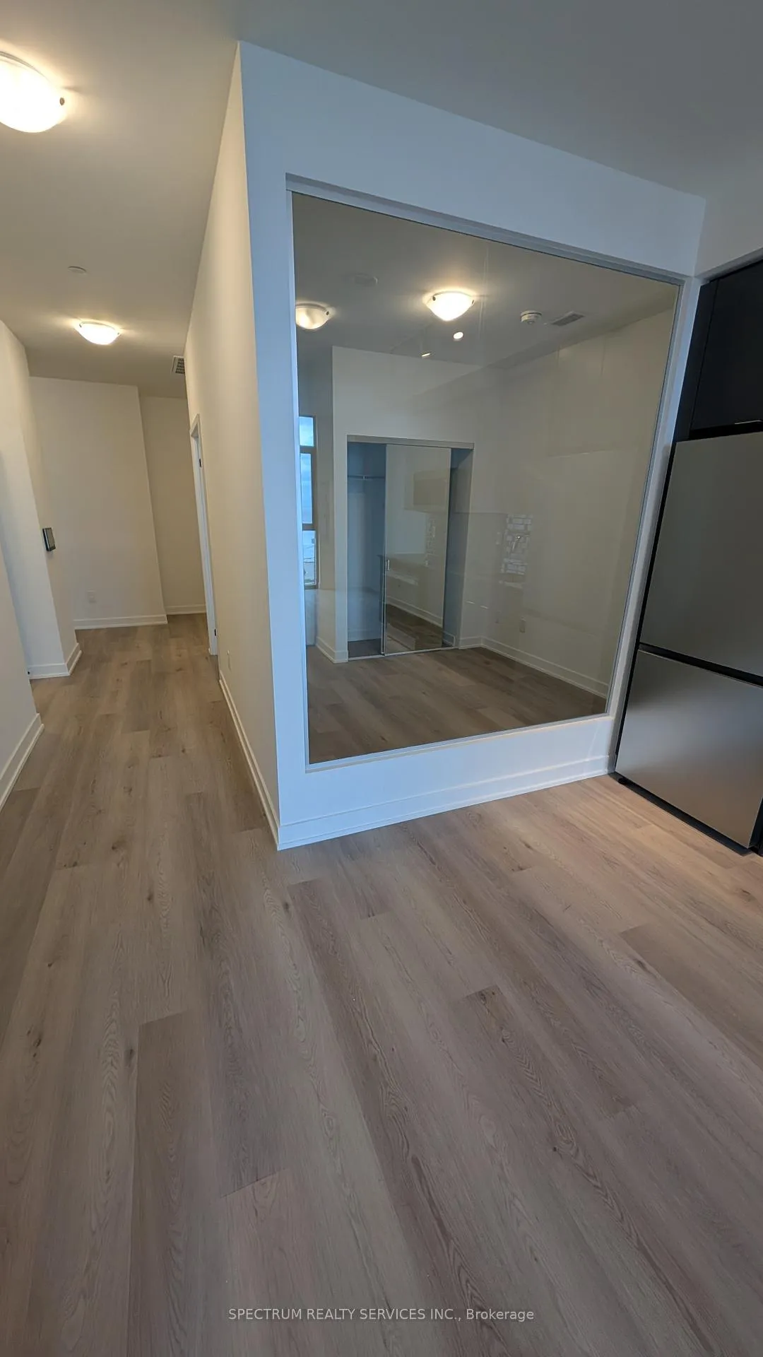 Photo 13 of Unit 407, 2075 Lakeshore Road, Burlington, Brant — HOMEH