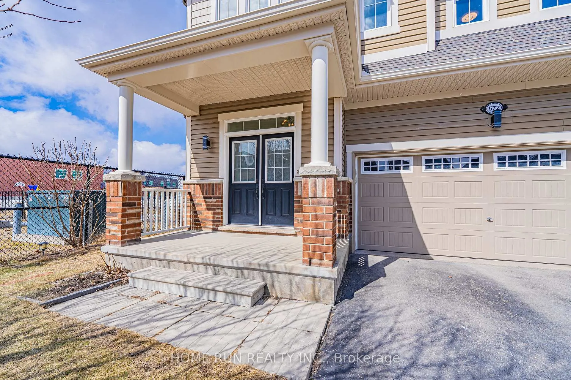 Photo 2 of 572 Dundonald Drive, Ottawa, Barrhaven - Half Moon Bay — HOMEH