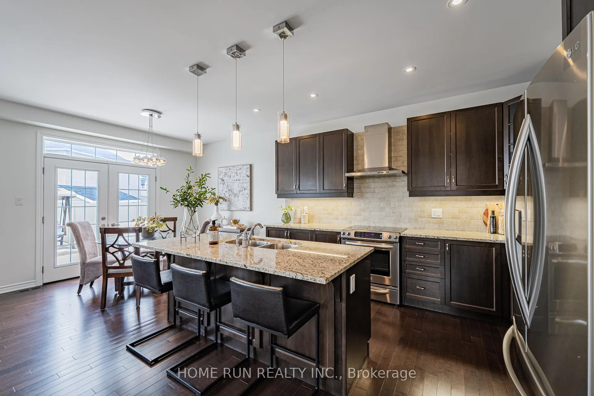 Photo 4 of 572 Dundonald Drive, Ottawa, Barrhaven - Half Moon Bay — HOMEH