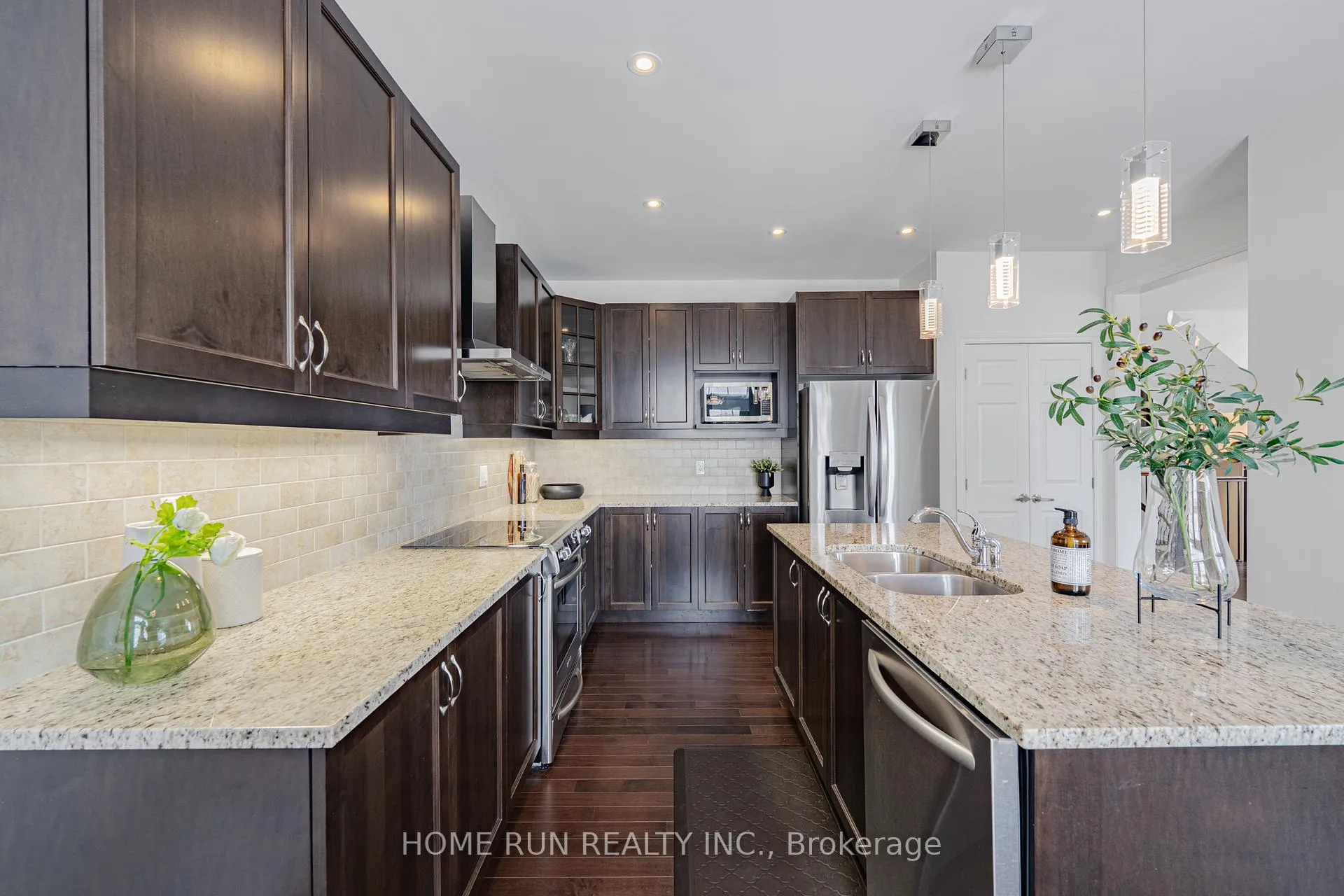 Photo 17 of 572 Dundonald Drive, Ottawa, Barrhaven - Half Moon Bay — HOMEH