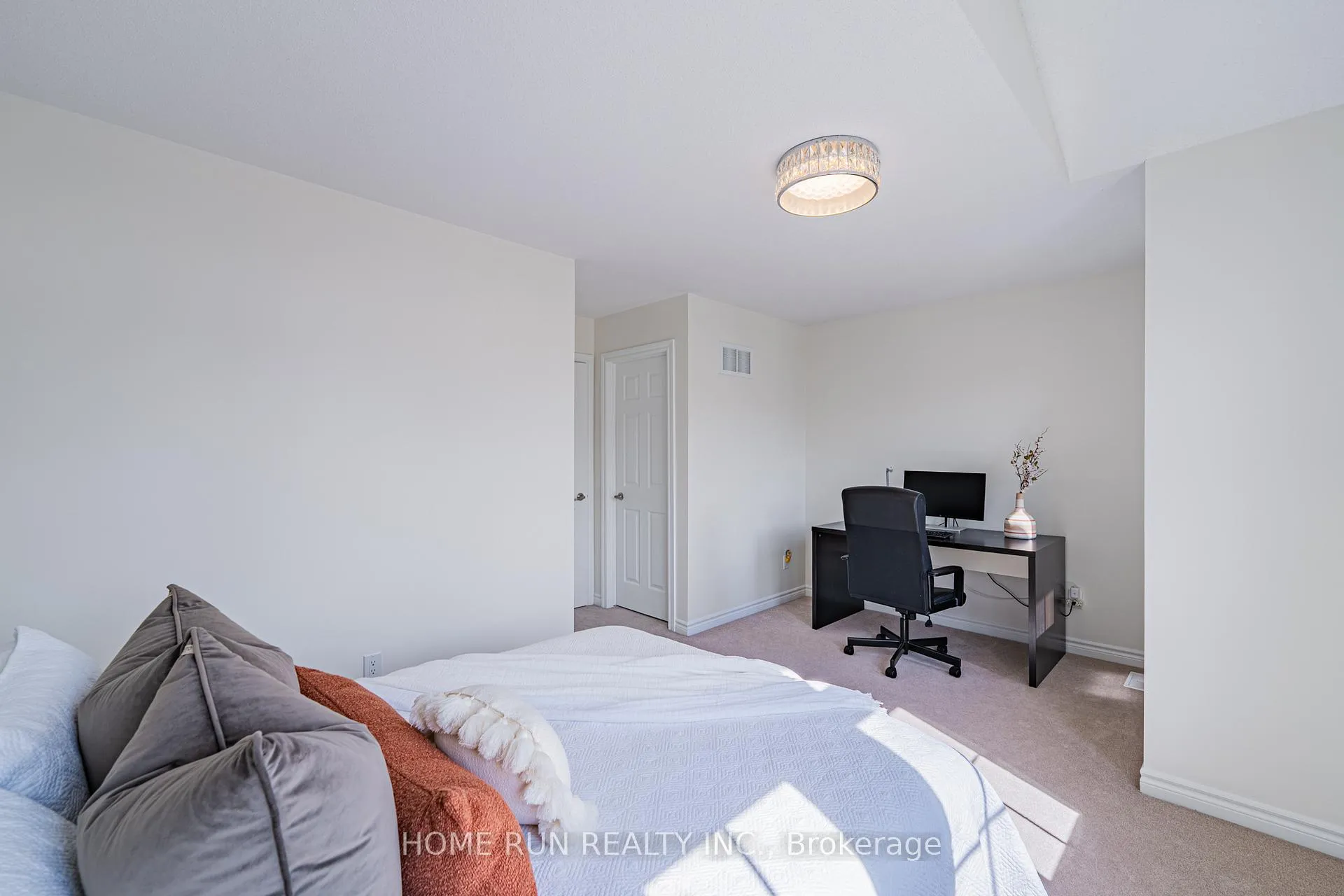 Photo 35 of 572 Dundonald Drive, Ottawa, Barrhaven - Half Moon Bay — HOMEH