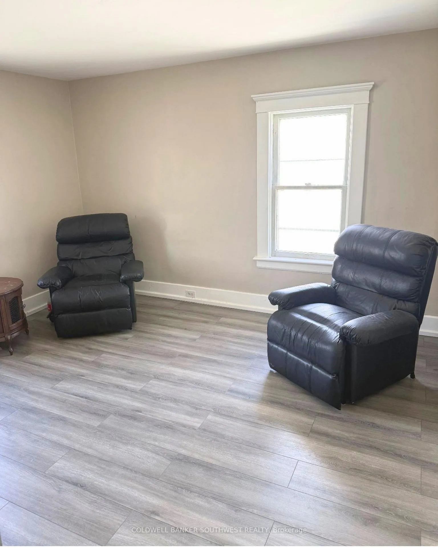 Photo 15 of 270 Queen Street, Sarnia — HOMEH