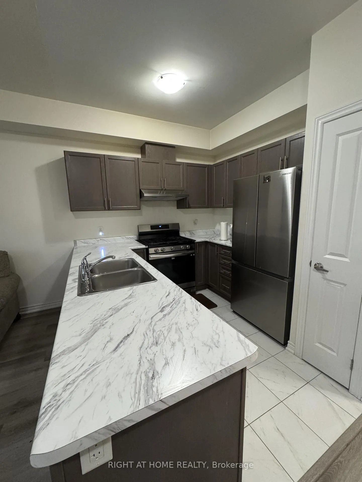 Photo 5 of 76 Pinot Crescent, Hamilton, Fruitland — HOMEH