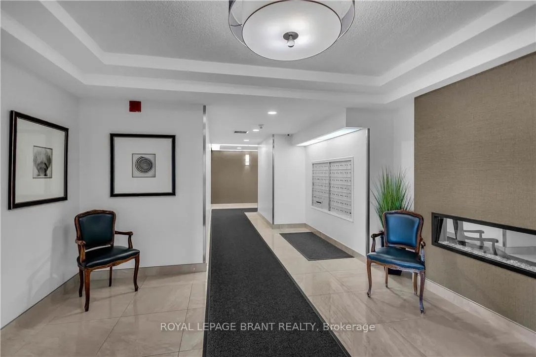 Photo 5 of Unit 105, 3497 Upper Middle Road, Burlington, Headon — HOMEH