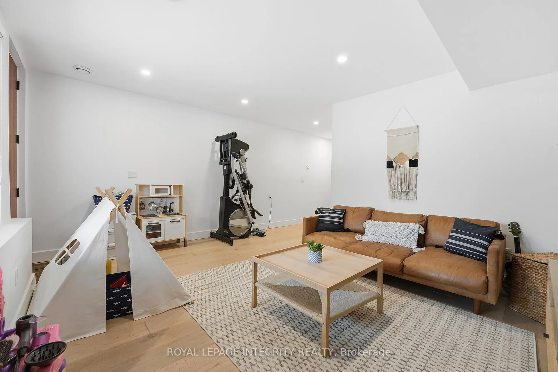 Photo 31 of 221 Wesley Avenue, Ottawa, Westboro/Hampton Park — HOMEH
