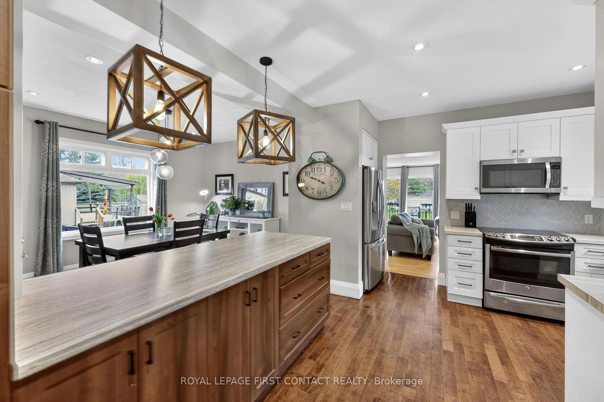 Photo 11 of 40 Stone Street, Springwater, Elmvale — HOMEH
