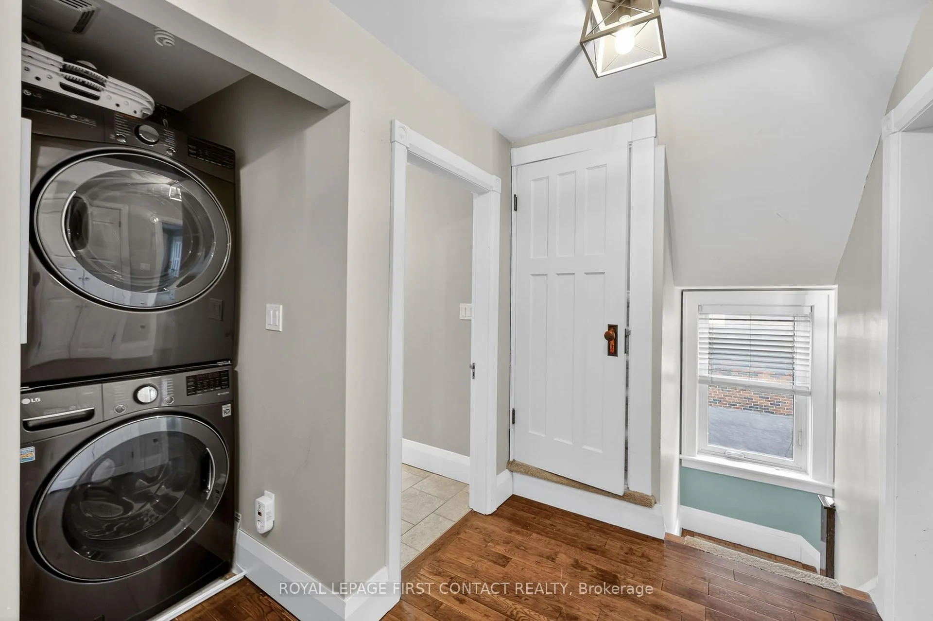 Photo 19 of 40 Stone Street, Springwater, Elmvale — HOMEH