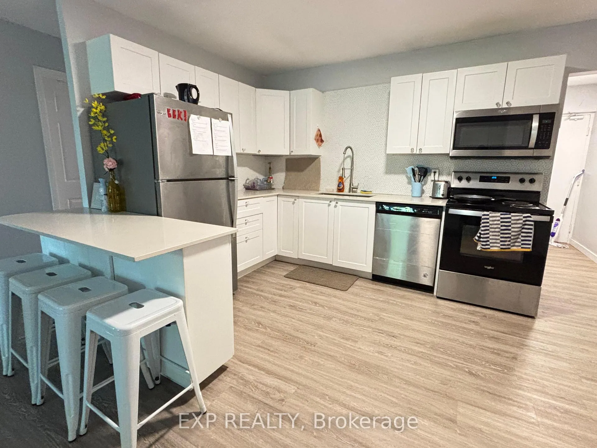 Photo 2 of Unit 3, 91 Westmount Road N, Waterloo, Beechwood — HOMEH