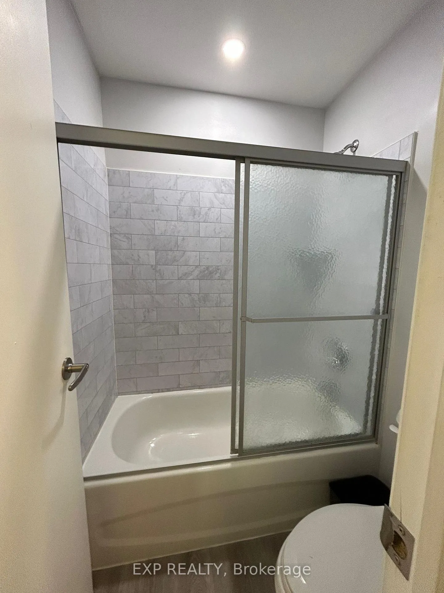 Photo 8 of Unit 3, 91 Westmount Road N, Waterloo, Beechwood — HOMEH
