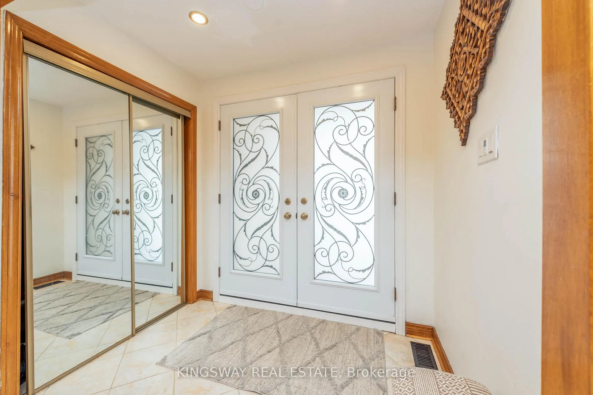 Photo 10 of 298 Forest Drive S, Vaughan, West Woodbridge — HOMEH