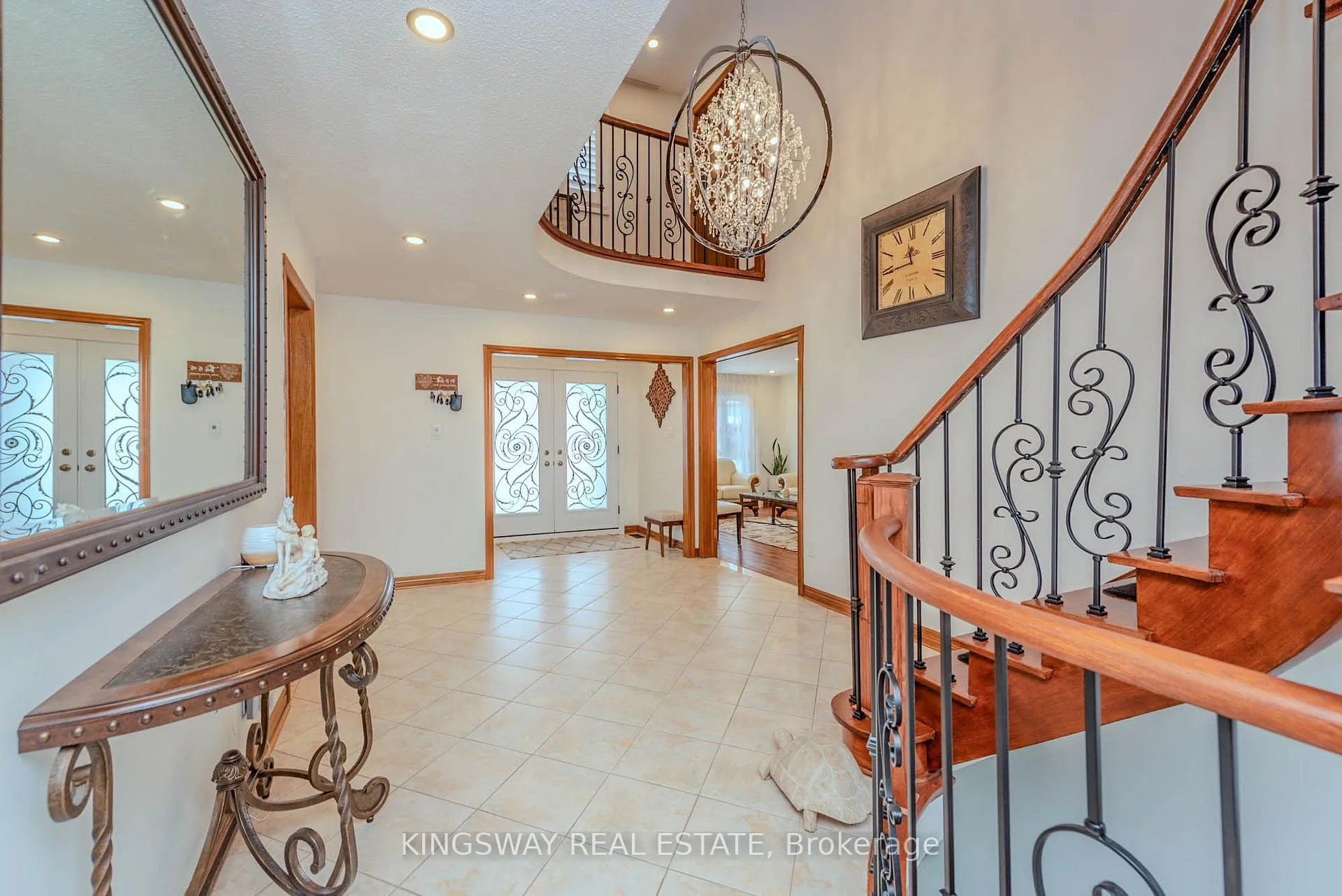 Photo 11 of 298 Forest Drive S, Vaughan, West Woodbridge — HOMEH