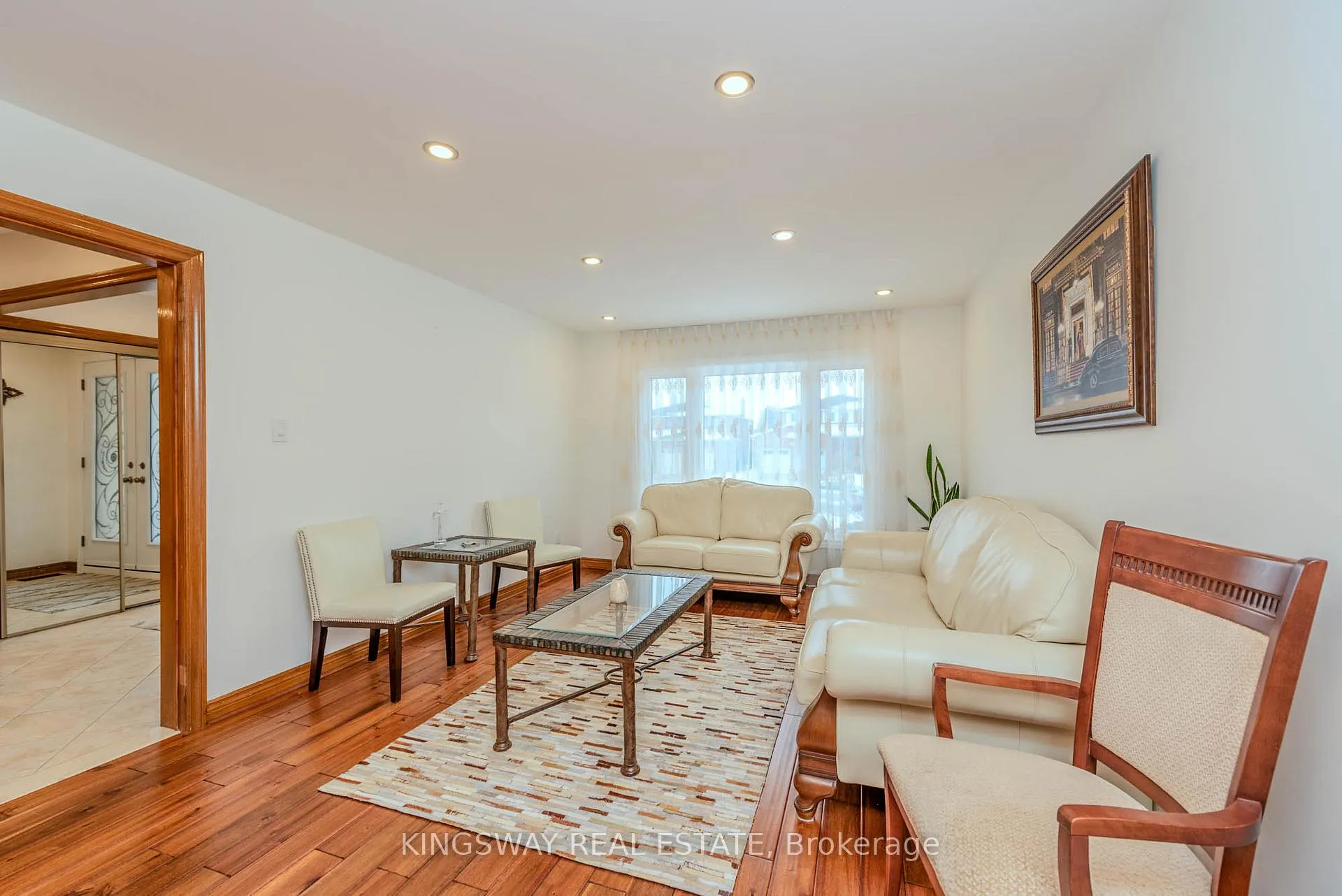 Photo 15 of 298 Forest Drive S, Vaughan, West Woodbridge — HOMEH